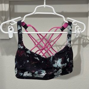 Lululemon - Free to Be Wild - Size 10